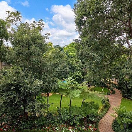Protea Hotel By Marriott Johannesburg Balalaika Sandton Luaran gambar