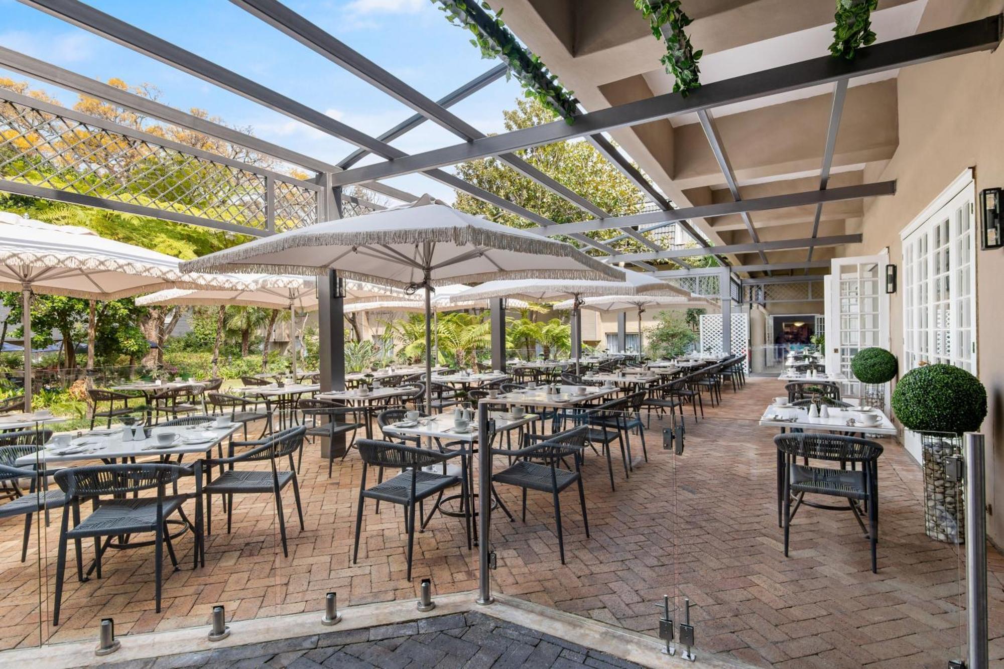 Protea Hotel By Marriott Johannesburg Balalaika Sandton Luaran gambar