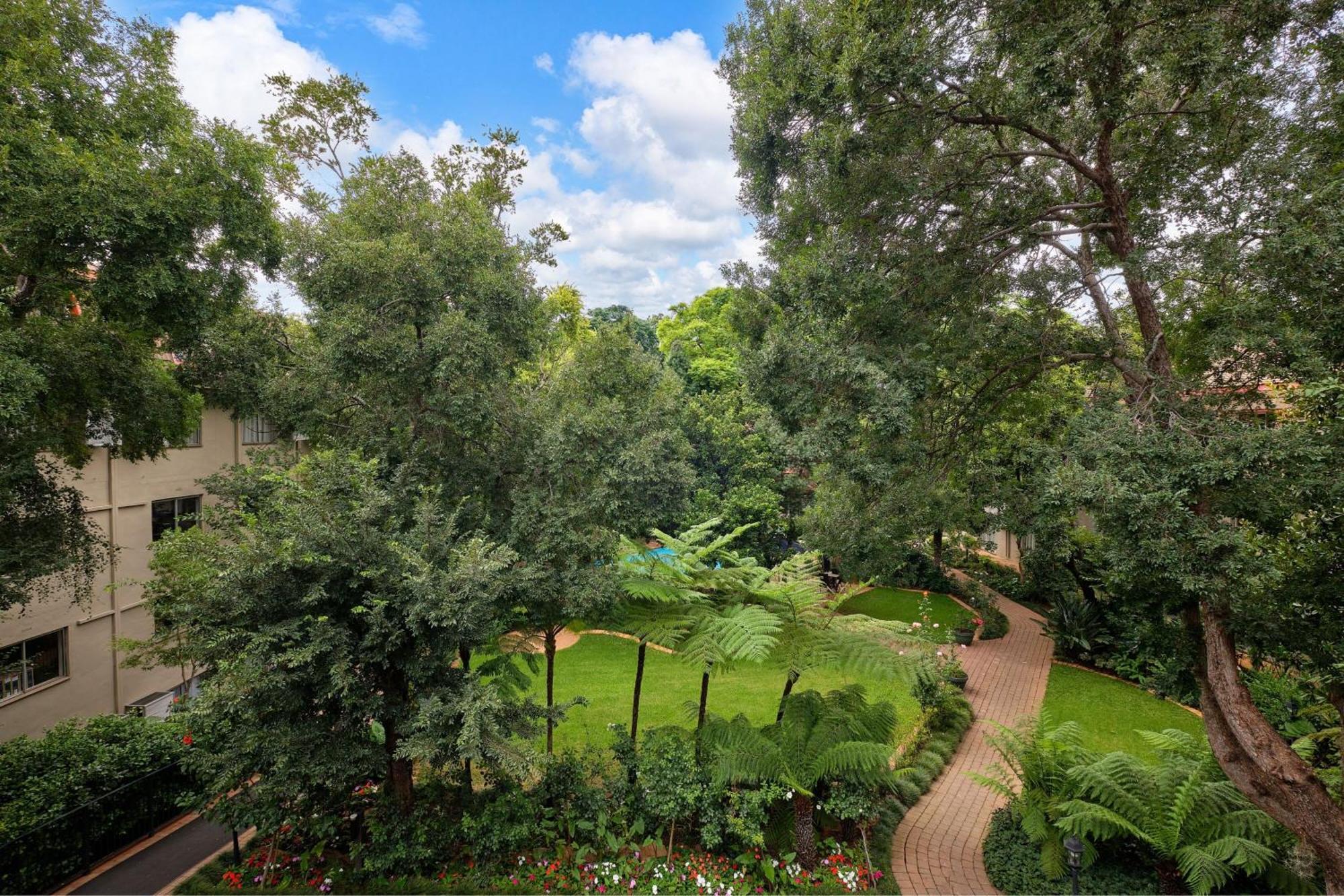 Protea Hotel By Marriott Johannesburg Balalaika Sandton Luaran gambar